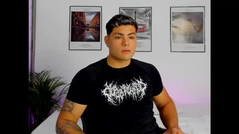 Snapshot of max_miuller chatting on 10/13/25, 12:54 MAX MIULLER online show from 10/13/25, 12:54