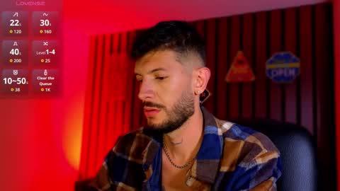 Snapshot of max_tayloor chatting on 10/28/25, 01:42 Max Taylor online show from 10/28/25, 01:42