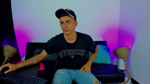 MAX     online show from 10/31/25, 01:28