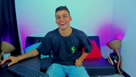 MAX     online show from 11/17/25, 08:20