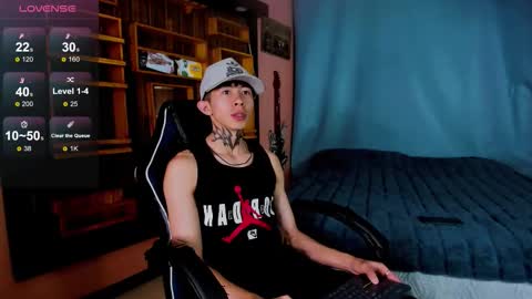 Snapshot of maxdominant_ chatting on 09/28/25, 03:01 MaxDominant online show from 09/28/25, 03:01