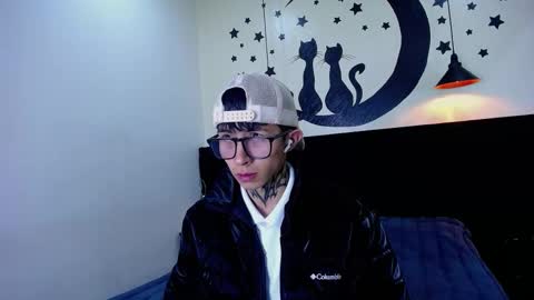 Snapshot of maxdominant_ chatting on 10/02/25, 12:01 MaxDominant online show from 10/02/25, 12:01