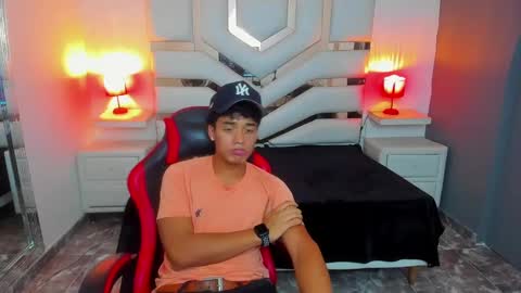 Snapshot of maxevanns chatting on 11/03/25, 07:59 Max online show from 11/03/25, 07:59