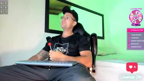 MAXI      online show from 10/15/25, 03:17