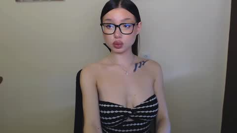 Snapshot of maxi_sweetheart chatting on 12/13/24, 11:02 Joanna online show from 12/13/24, 11:02