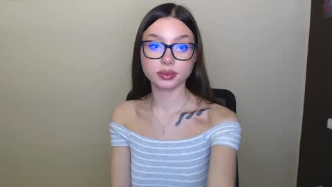 Snapshot of maxi_sweetheart chatting on 12/14/24, 04:42 Joanna online show from 12/14/24, 04:42