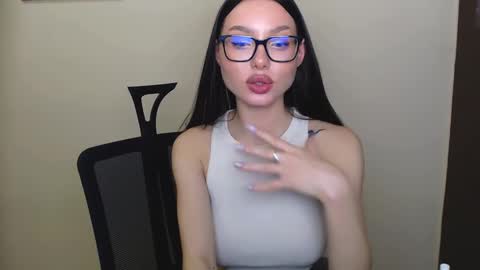 Snapshot of maxi_sweetheart chatting on 12/26/24, 03:42 Joanna online show from 12/26/24, 03:42