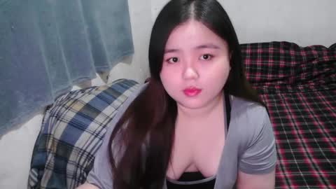 Snapshot of maxie_cat chatting on 02/26/25, 12:25 Maxie online show from 02/26/25, 12:25