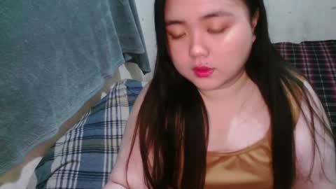 Snapshot of maxie_cat chatting on 10/22/25, 01:00 Maxie online show from 10/22/25, 01:00