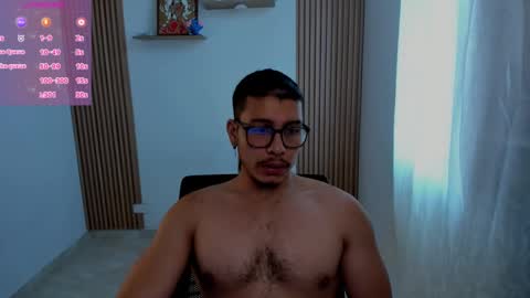 Snapshot of maxifit_ chatting on 01/22/25, 12:06 Mikael online show from 01/22/25, 12:06