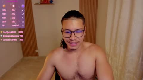 Snapshot of maxifit_ chatting on 01/27/25, 09:44 Mikael online show from 01/27/25, 09:44
