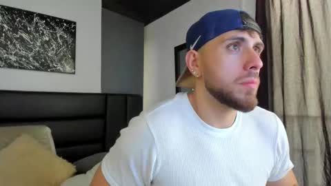 Maximo Wolf online show from 09/17/25, 08:21