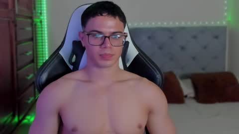Snapshot of maxiimus__ chatting on 12/12/24, 11:03 Maximus online show from 12/12/24, 11:03