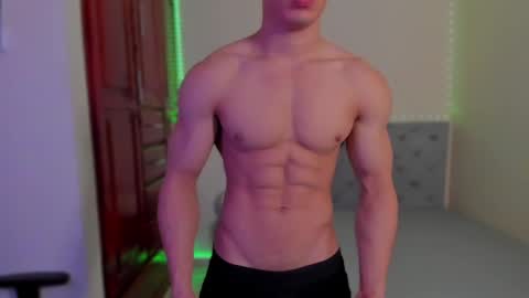 Snapshot of maxiimus__ chatting on 12/17/24, 02:12 Maximus online show from 12/17/24, 02:12