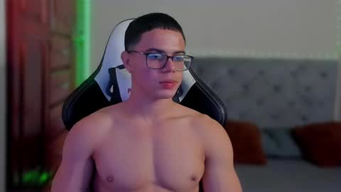Snapshot of maxiimus__ chatting on 01/04/25, 11:48 Maximus online show from 01/04/25, 11:48