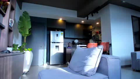 Snapshot of maximo_and_marcelo chatting on 11/20/25, 12:05 maximo_and_marcelo online show from 11/20/25, 12:05