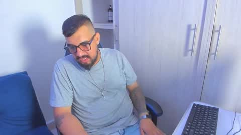 maximo_garcia75 online show from 12/02/25, 05:19