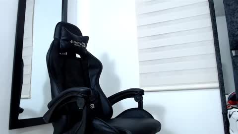 Maximo Sebastian online show from 03/10/25, 08:26