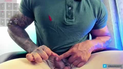 Maximoscott online show from 02/20/25, 08:47