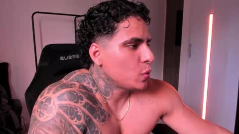 Maximoscott online show from 11/22/25, 08:19