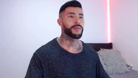 Independent Model online show from 10/16/25, 02:23