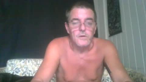 Snapshot of maximus_oreally chatting on 12/31/24, 12:21 Max online show from 12/31/24, 12:21
