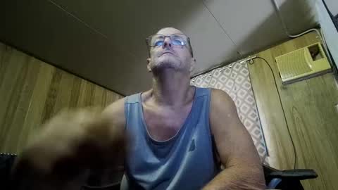Snapshot of maximus_oreally chatting on 02/04/25, 12:19 Max online show from 02/04/25, 12:19