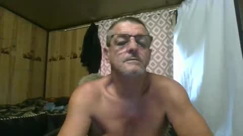 Snapshot of maximus_oreally chatting on 02/26/25, 09:48 Max online show from 02/26/25, 09:48