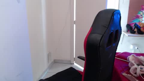 maxinesex_ online show from 11/18/25, 02:54