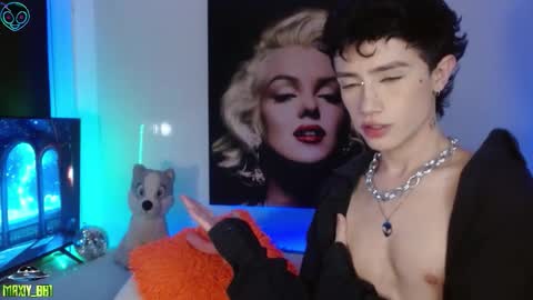 Max online show from 09/12/25, 01:49