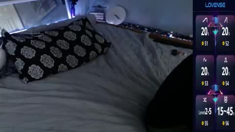 Snapshot of maxrouger chatting on 10/06/25, 08:23 MaxRouger online show from 10/06/25, 08:23