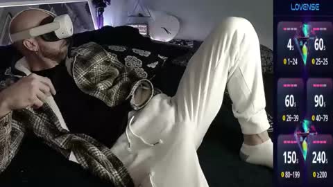 Snapshot of maxrouger chatting on 10/10/25, 12:42 MaxRouger online show from 10/10/25, 12:42