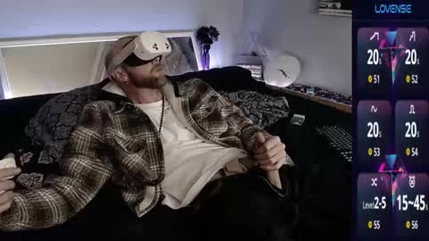 Snapshot of maxrouger chatting on 10/12/25, 10:20 MaxRouger online show from 10/12/25, 10:20