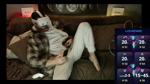 Snapshot of maxrouger chatting on 11/07/25, 12:27 MaxRouger online show from 11/07/25, 12:27