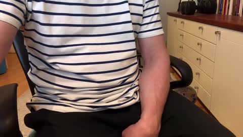 Snapshot of maxx_martin chatting on 02/10/25, 12:50 Max online show from 02/10/25, 12:50