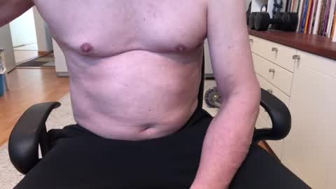 Snapshot of maxx_martin chatting on 02/19/25, 07:06 Max online show from 02/19/25, 07:06
