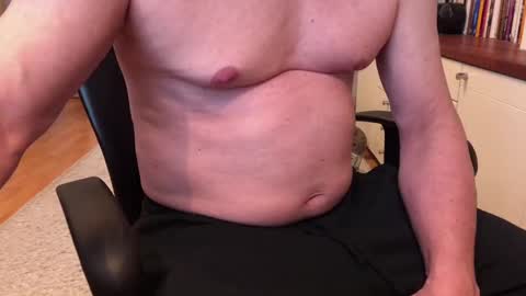 Snapshot of maxx_martin chatting on 02/21/25, 12:28 Max online show from 02/21/25, 12:28