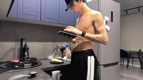 Snapshot of maxxxblaze_35 chatting on 09/26/25, 01:53 Max online show from 09/26/25, 01:53