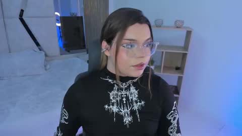 Maxine Minx online show from 11/19/25, 02:00