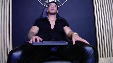 Snapshot of maxxxpowerful chatting on 12/12/24, 03:21 maxxxpowerful online show from 12/12/24, 03:21