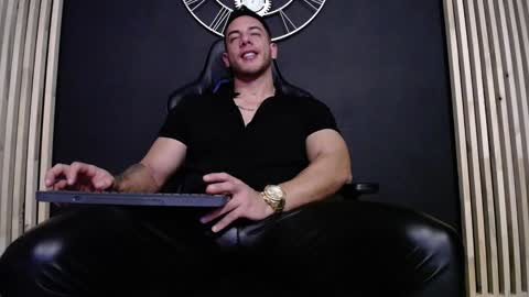 Snapshot of maxxxpowerful chatting on 12/21/24, 02:19 maxxxpowerful online show from 12/21/24, 02:19