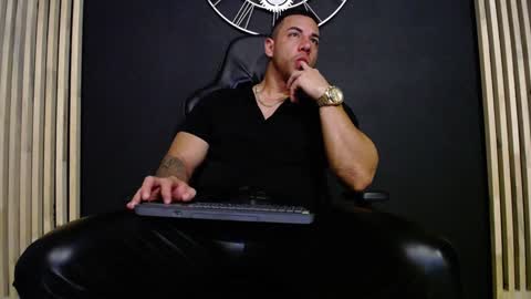 Snapshot of maxxxpowerful chatting on 01/14/25, 03:01 maxxxpowerful online show from 01/14/25, 03:01