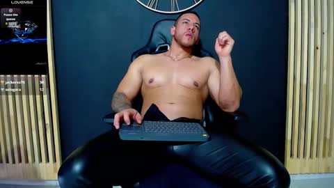 Snapshot of maxxxpowerful chatting on 02/19/25, 06:21 maxxxpowerful online show from 02/19/25, 06:21