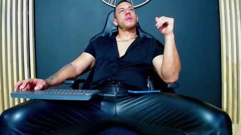 Snapshot of maxxxpowerful chatting on 03/06/25, 02:41 maxxxpowerful online show from 03/06/25, 02:41
