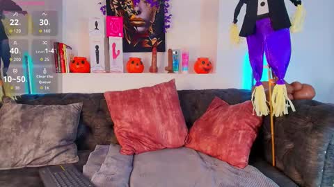 may_wood online show from 10/22/25, 11:43