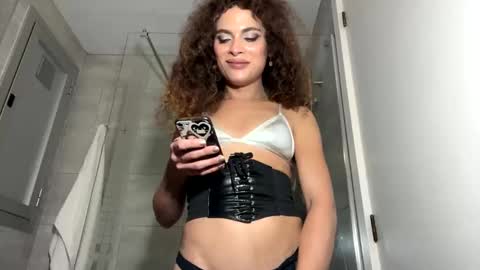 Snapshot of maya632713 chatting on 10/10/25, 07:35 Maya transgirl online show from 10/10/25, 07:35