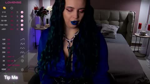 Maya Mils online show from 10/08/25, 01:14