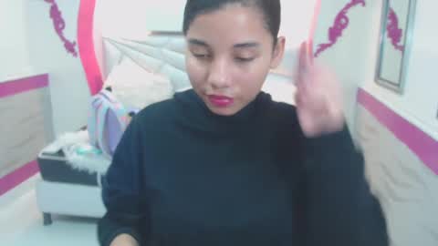 Snapshot of mayaa_ross chatting on 12/19/24, 01:07 Maya online show from 12/19/24, 01:07