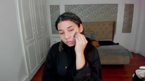 Snapshot of mayaa_ross chatting on 10/01/25, 02:28 Maya online show from 10/01/25, 02:28