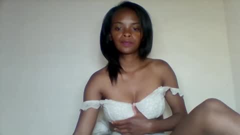 Snapshot of mayalabelle chatting on 11/02/25, 09:11 mayalabelle online show from 11/02/25, 09:11